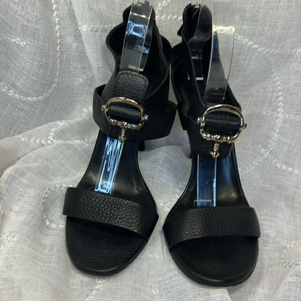 Gucci Elegant Black Stiletto Sandals with buckle - Picture 3 of 16